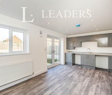 3 bedroom semi-detached house to rent - Photo 6