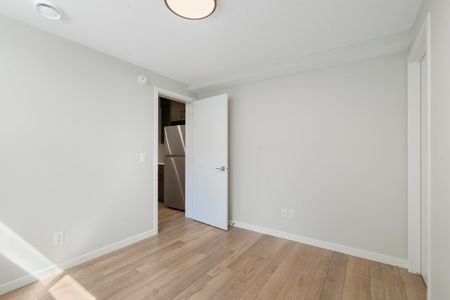 47 Royston Way Nw - Photo 2