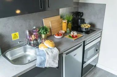 1 bedroom private hall to rent - Photo 3