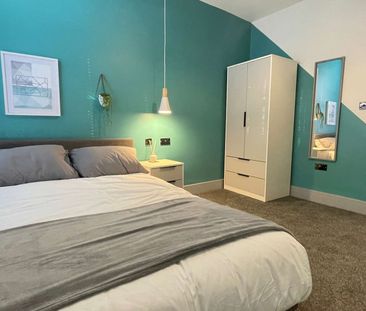 A Captivating Shared House share for Rent in Armley, Leeds Room 4 - Photo 1