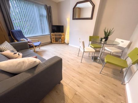 4 bedroom terraced house to rent - Photo 2