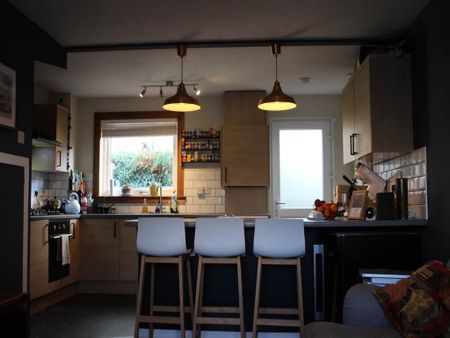 2 bedroom semi-detached villa to rent - Photo 5