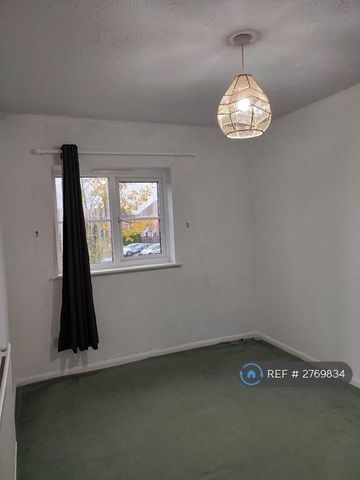 3 bedroom end of terrace house to rent - Photo 5