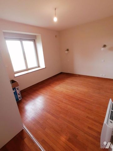 A LOUER A LAILLE- LIMITROPHE BRUZ- Maison de type longère rénovée partiellement de type 5/6, co... - Photo 5