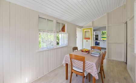 Beautiful Queenslander close to Mackay CBD - Photo 2