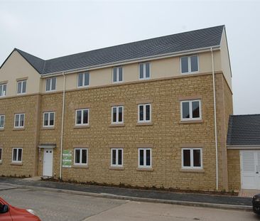 Renard Rise, Stonehouse, Gloucestershire, GL10 - Photo 5