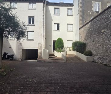 Location Appartement 1 pièce 29m² ORLEANS 45000 - Photo 4