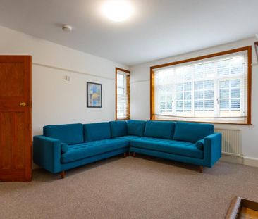 6 bedroom house to rent - Photo 2