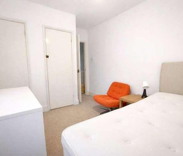 Summers Road, Farncombe, Godalming, Surrey, GU7 - Photo 2