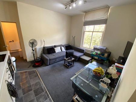2 bedroom flat to rent - Photo 5