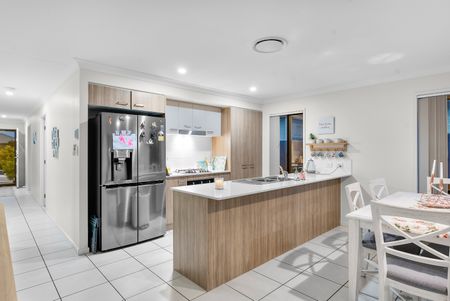 30 Oatley Street, Mango Hill QLD 4509 - House For Rent - $720 | Domain - Photo 4