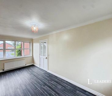 3 bedroom detached house to rent - Photo 2