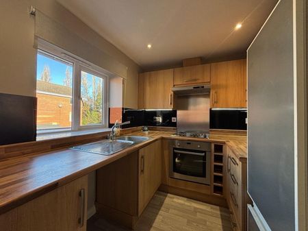 Stamping Way, Walsall, WS3 - Photo 4