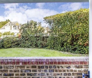 Tudor Lodge, Holden Road, Woodside Park, London, N12 - Photo 4