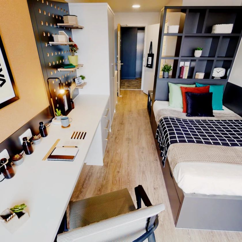 Silver Studio - Photo 1