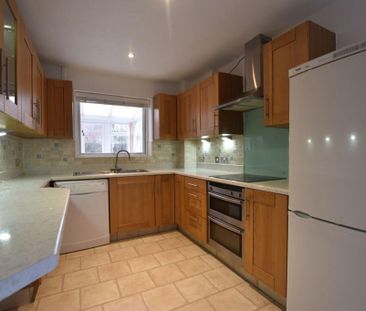 3 bedroom detached house to rent - Photo 5