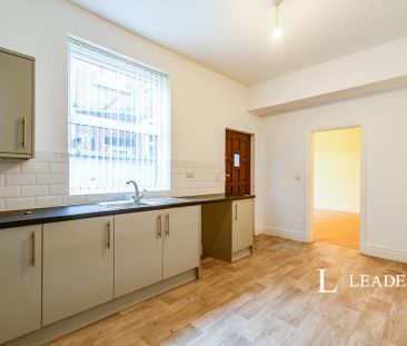 4 bedroom terraced house to rent - Photo 6