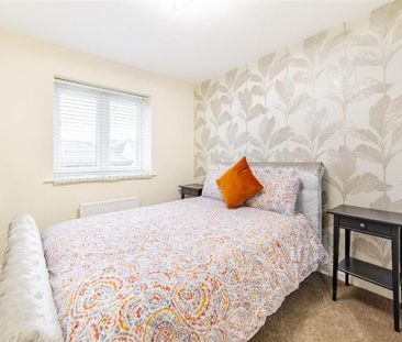 3 bedroom semi-detached house to rent - Photo 5