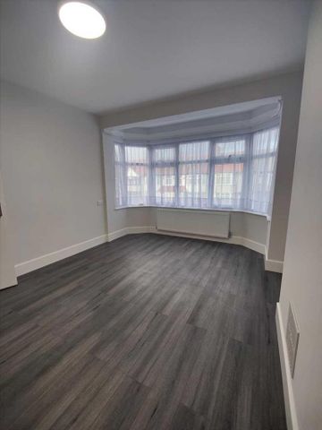 5 bedroom terraced house to rent - Photo 4