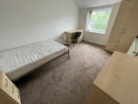 10 bedroom flat to rent - Photo 3