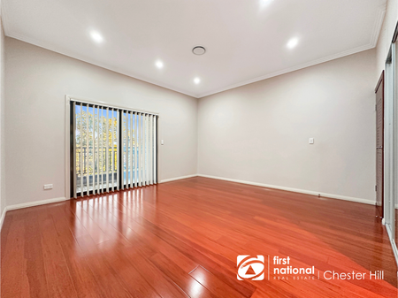 Spacious 4-Bedroom + Study Duplex with Swim Spa in Georges Hall - Photo 3