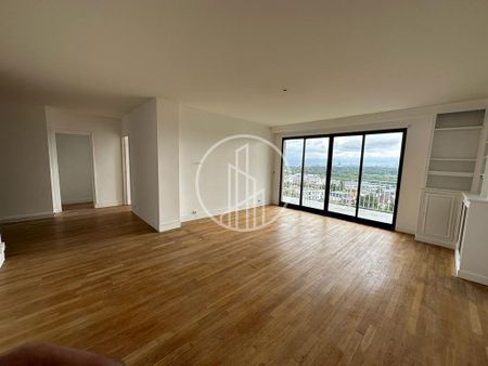 AU PIED DE LA GARE DU VAL D'OR - Photo 4