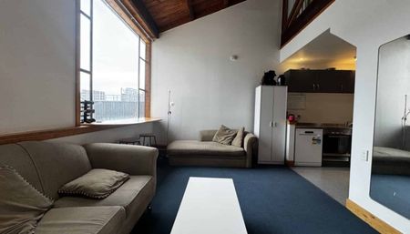 Cosy 2-Bedroom Loft Style - Photo 5