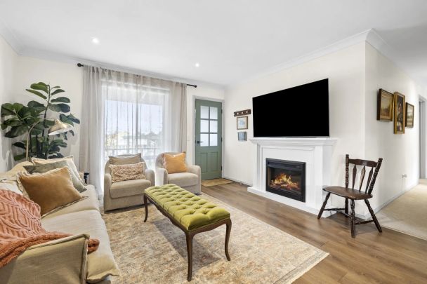 Stunning Renovated cottage - Photo 1