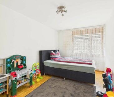 Grosszügige 4.5-Zimmerwohnung mit Balkon - Photo 2