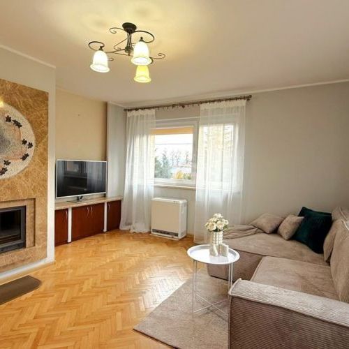 Dom na wynajem Reda - Połowa domu na wynajem - jasne i przestronne mieszkanie 85,7 m2 w Redzie - Zdjęcie 1