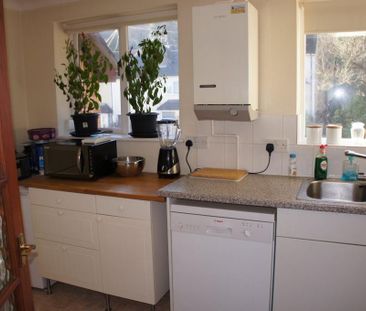 3 bedroom terraced house to rent - Photo 6