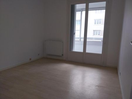 Location Appartement 3 pièces 60m² ST JEAN DE LA RUELLE 45140 - Photo 2
