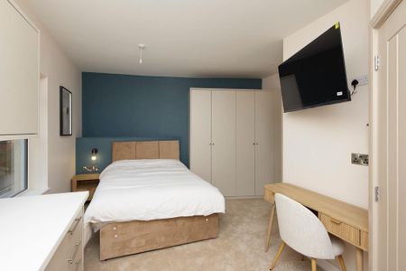 1 bedroom in a house share to rent - Photo 4