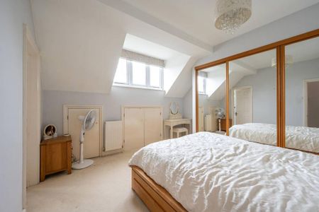 4 bedroom detached house to rent - Photo 3