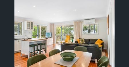 Stunning 3-Bedroom Flat with Water Views in Coledale - Photo 3