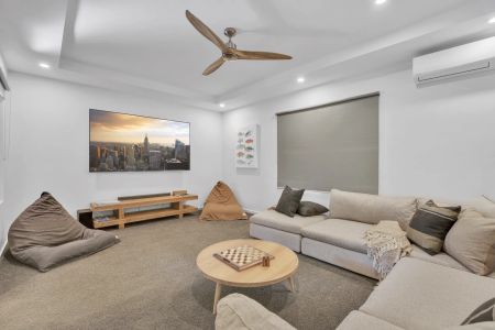 Luxury Holiday Home - Photo 4