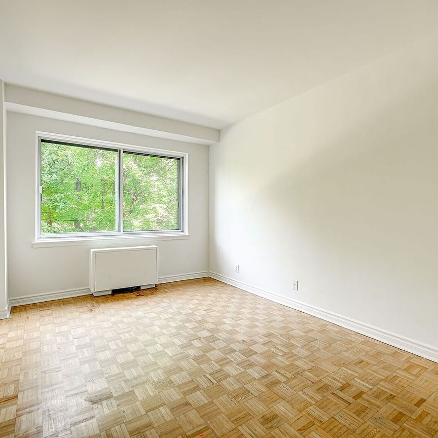 4555 Bonavista Avenue, Montréal, QC - Photo 1