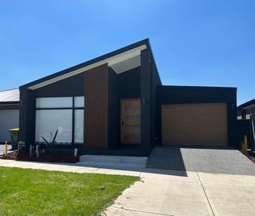 MODERN 4 BEDROOM HOME - Photo 6