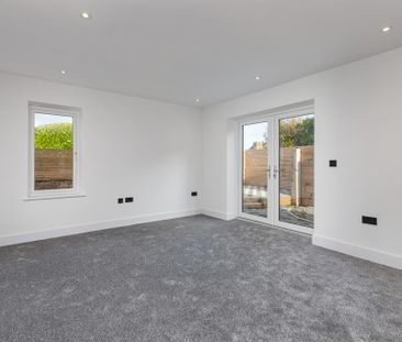 5 bedroom detached house to rent - Photo 1