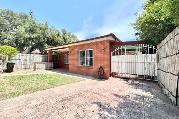 31 Courallie Avenue, Homebush West. - Photo 1