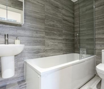 3 bedroom apartment to rent - Photo 6