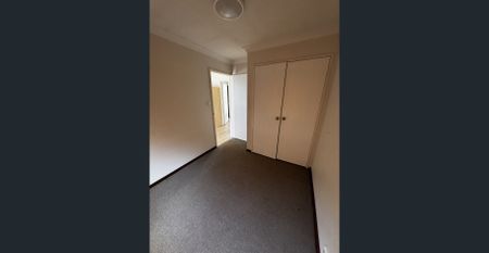 Neat and tidy unit - Photo 3