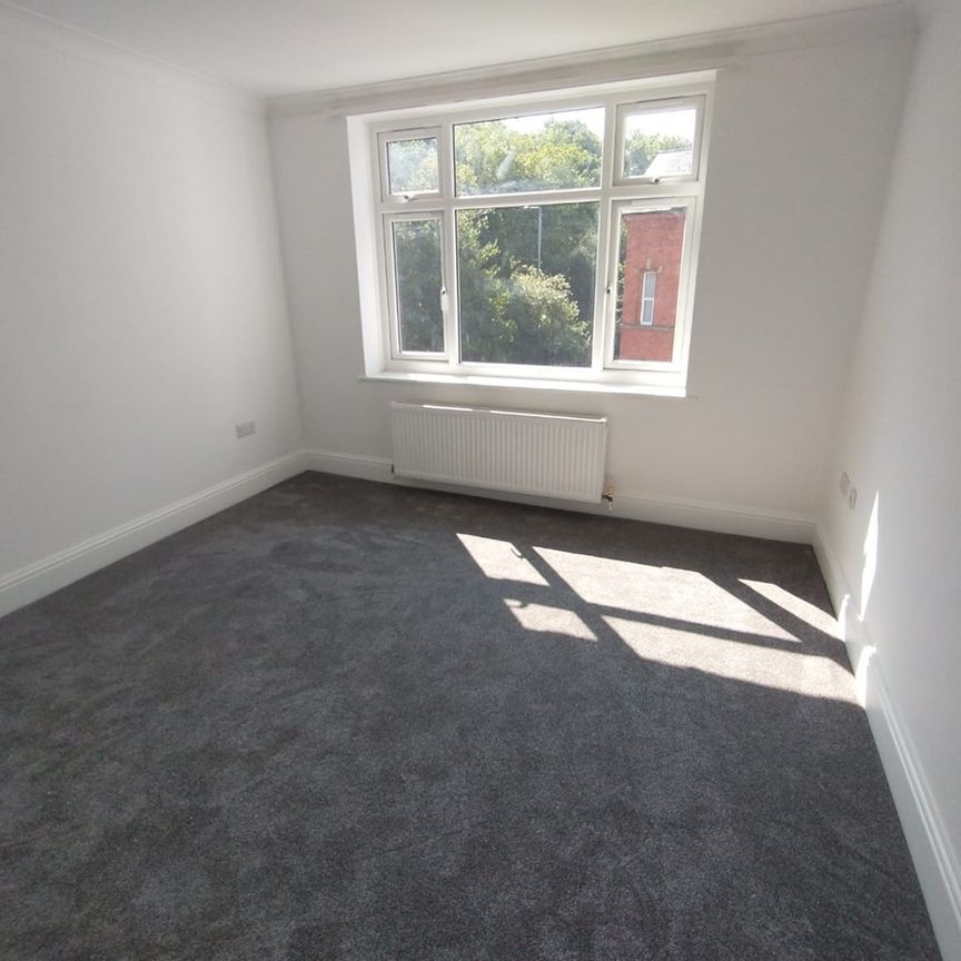 2 Bed Flat, Grosvenor Court, M16 - Photo 1