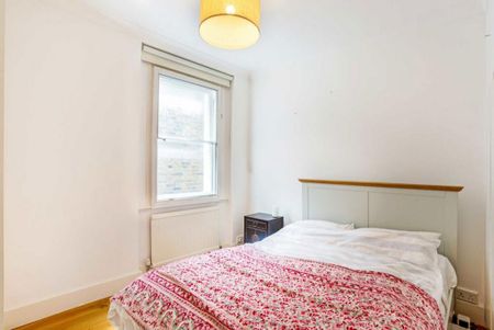 3 bedroom flat to rent - Photo 2