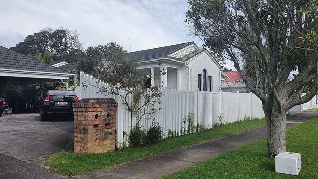 Lovely character unit walking distance to ferry - Photo 1