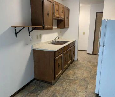 5922 – 59 Avenue — 4 - Photo 1