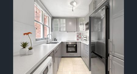 COZY TWO BEDROOM APARTMENT IN GREENWICH FOR LEASE! LOCATION IS THE KEY! - Photo 5