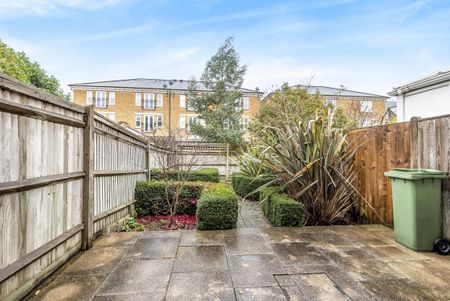 St. Martins Lane, Beckenham BR3 - Photo 2
