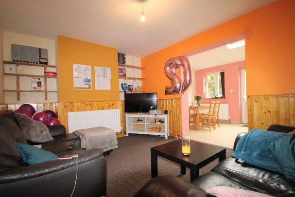 5 bedroom semi-detached house to rent - Photo 1
