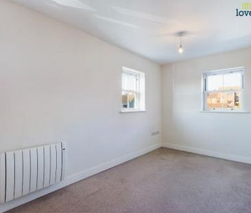 2 bedroom Flat To Let - Photo 2